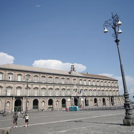 Konukevi B-montedidio Napoli